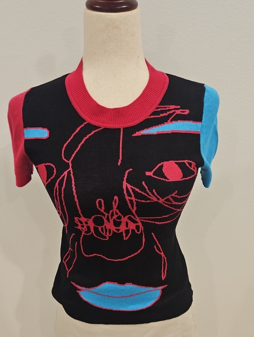 Kina & Tam Women's L Graphic Face Knit Top Black Pink Blue 100% Viscose Artsy
